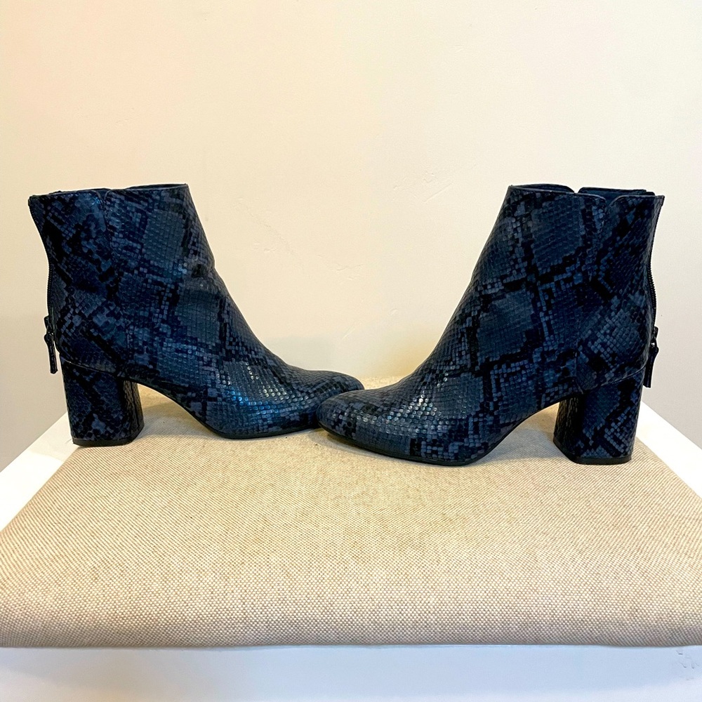 Old Navy booties, blue snake print, size 6.5